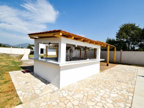 Prodaja, kuća, 250m², Podgorica, Crna Gora - image 12