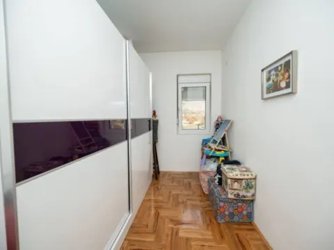 Sale, house, 198m², Zagorič, Podgorica - image 9