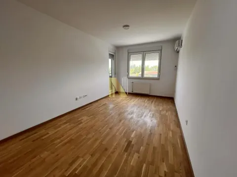 Izdavanje, jednosoban stan, 44m², Avijatičarsko naselje, Novi Sad Sve Podlokacije