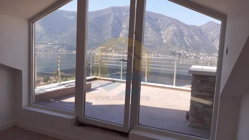Sale, two bedroom apartment, 108m², Dobrota, Kotor