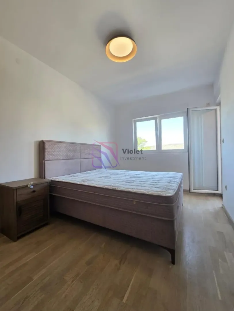 Izdavanje, dvosoban stan, 70m², City Kvart, Podgorica