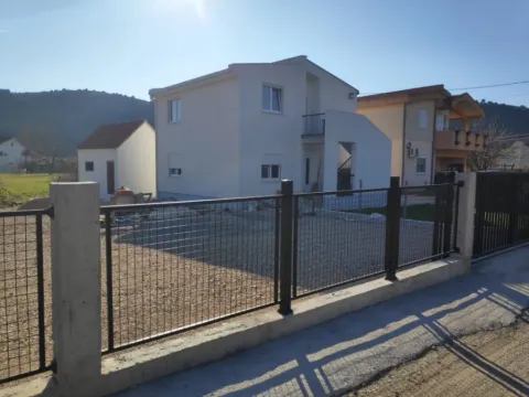 Rent, one bedroom apartment, 72m², Polje, Bar - image 12