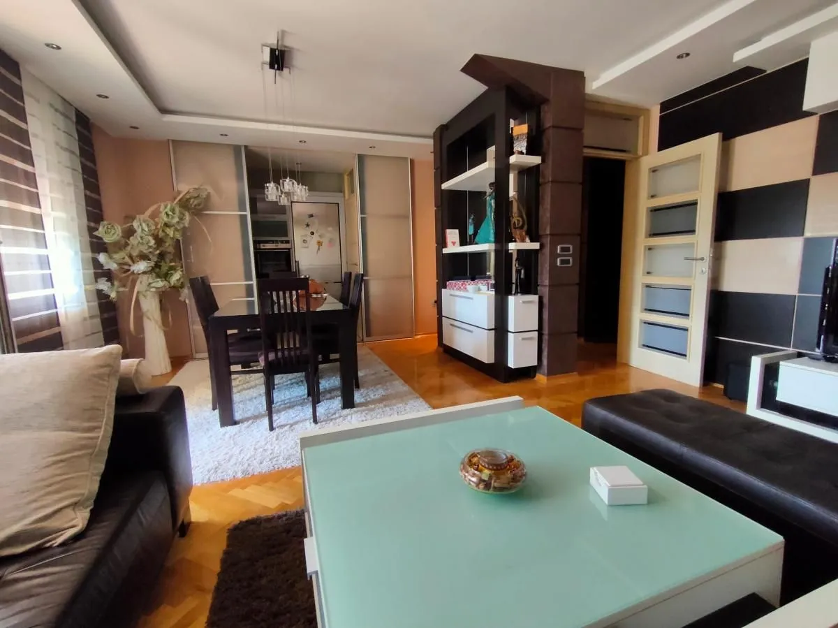 Izdavanje, trosoban stan, 103m², Spens, Novi Sad Sve Podlokacije