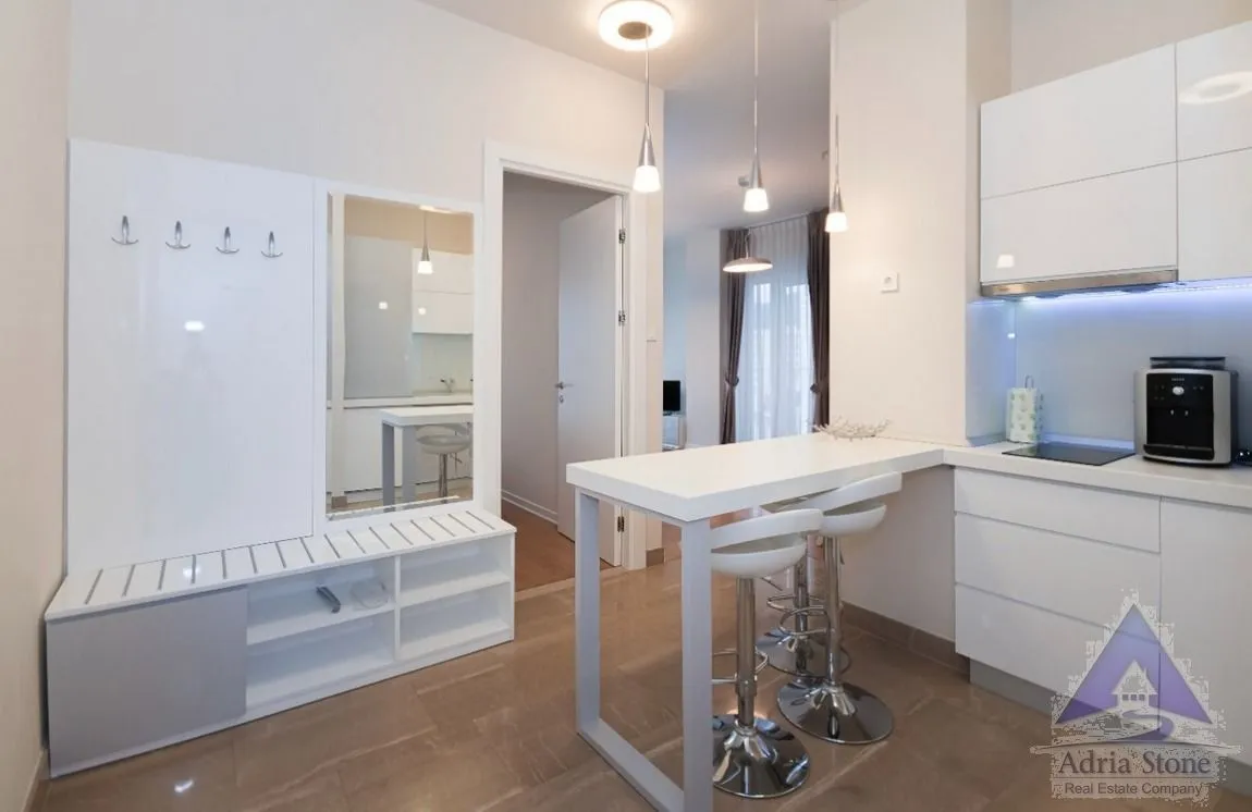 Sale, one bedroom apartment, 65m², Centar, Budva