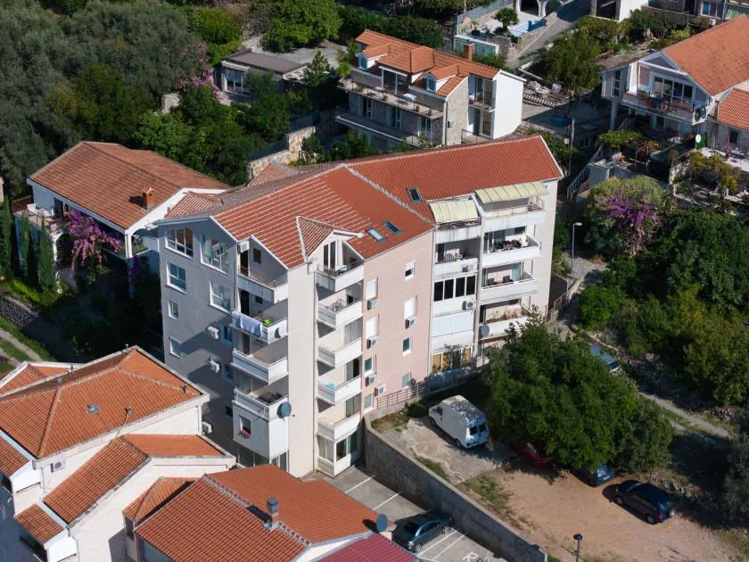 Prodaja, dvosoban stan, 68m², Pržno, Budva