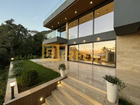 Prodaja, kuća, 480m², Kotor, Crna Gora