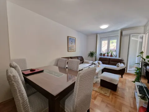 Rent, two bedroom apartment, 72m², Budva, Crna Gora - image 2