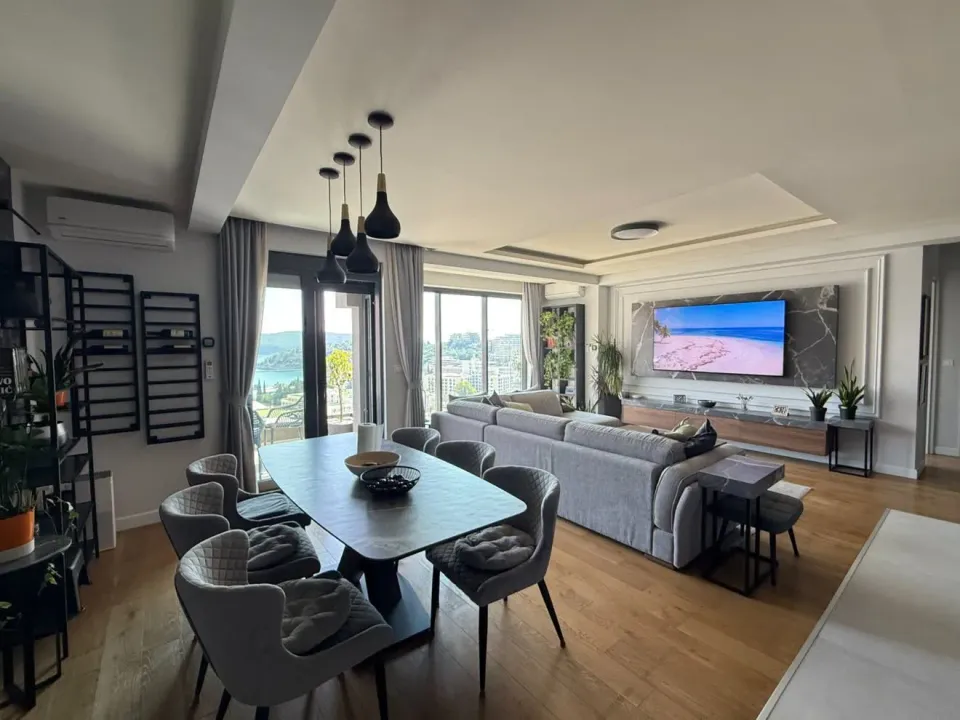 Sale, three bedroom apartment, 125m², Bečići, Budva