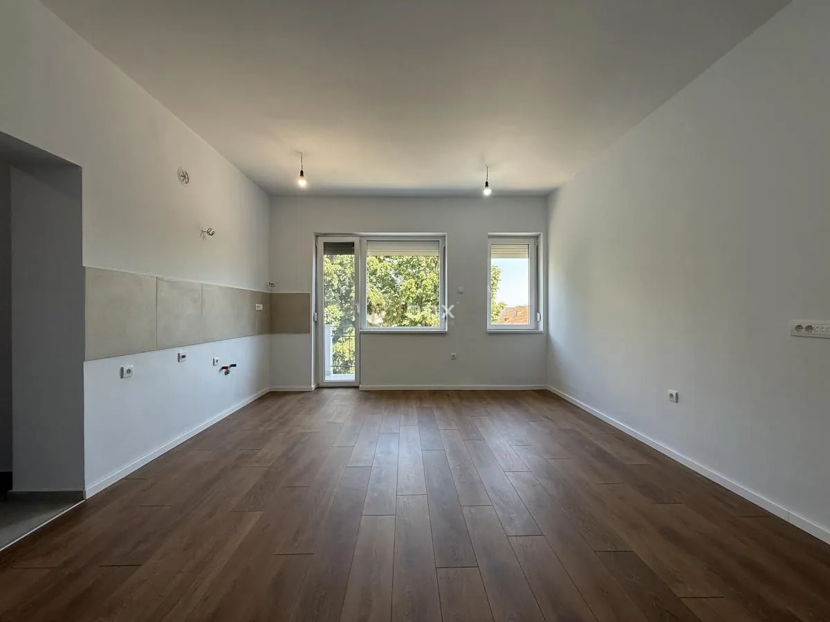 Prodaja, trosoban stan, 71m², Pantelej, Niš