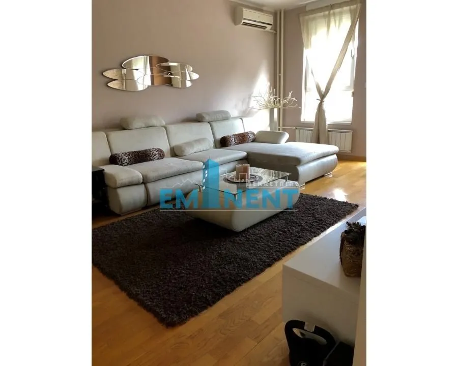 Izdavanje, dvosoban stan, 68m², Novi Beograd Blok 67, Novi Beograd Sve Podlokacije
