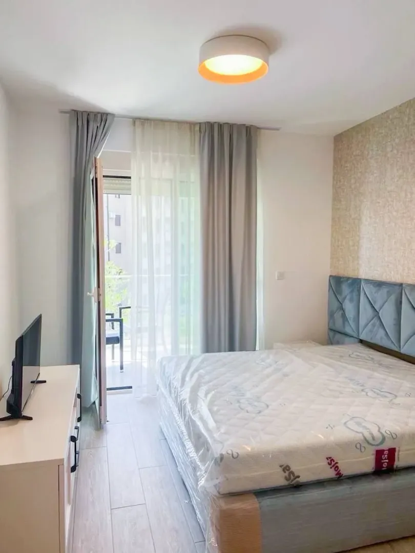 Rent, one bedroom apartment, 57m², Bečići, Budva