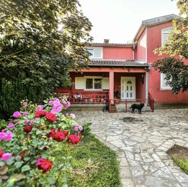 Prodaja, kuća, 250m², Podgorica, Crna Gora