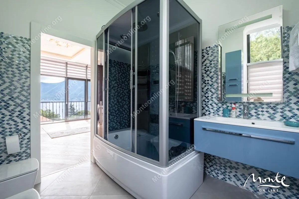 Prodaja, kuća, 428m², Orahovac, Kotor