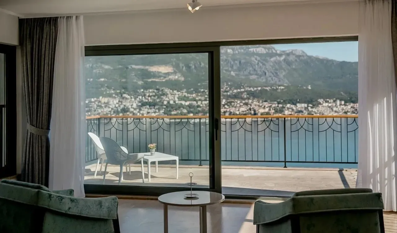 Sale, house, 236m², Njivice, Herceg Novi