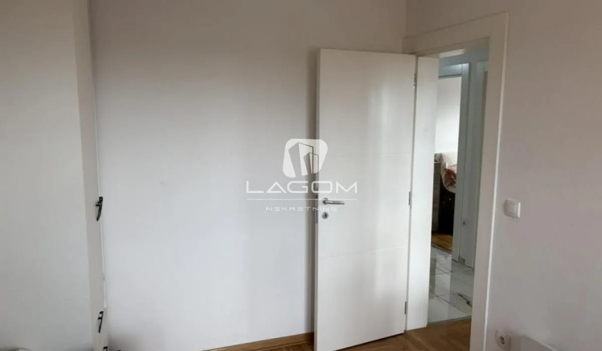 Prodaja, trosoban stan, 59m², Ledine, Beograd