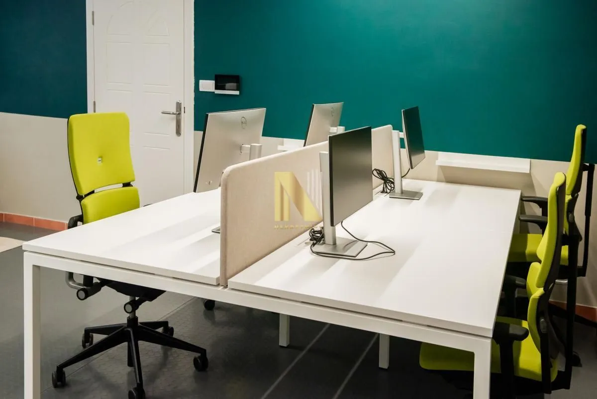 Rent, office space, 353m², Novo naselje, Novi Sad