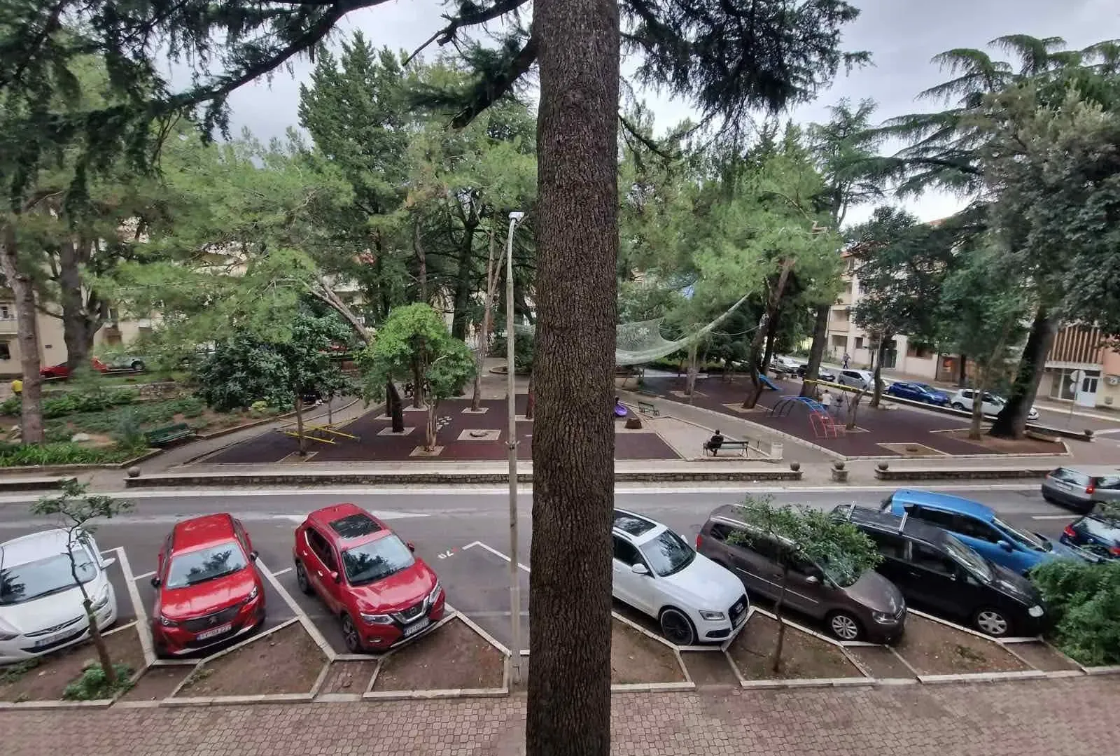Izdavanje, dvosoban stan, 72m², Tivat, Crna Gora