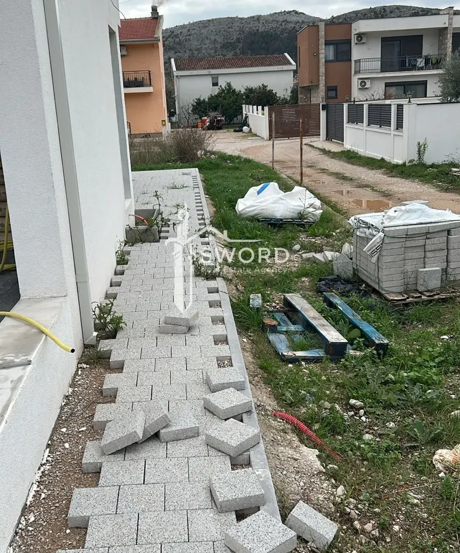 Prodaja, kuća, 224m², Polje, Bar