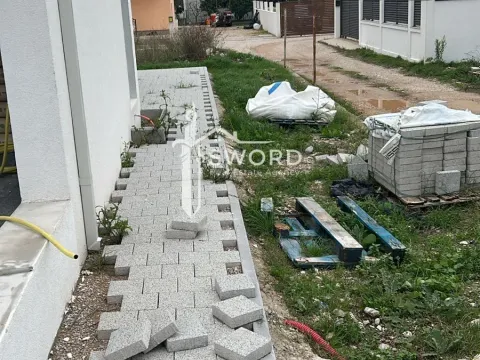 Sale, house, 224m², Polje, Bar - image 2