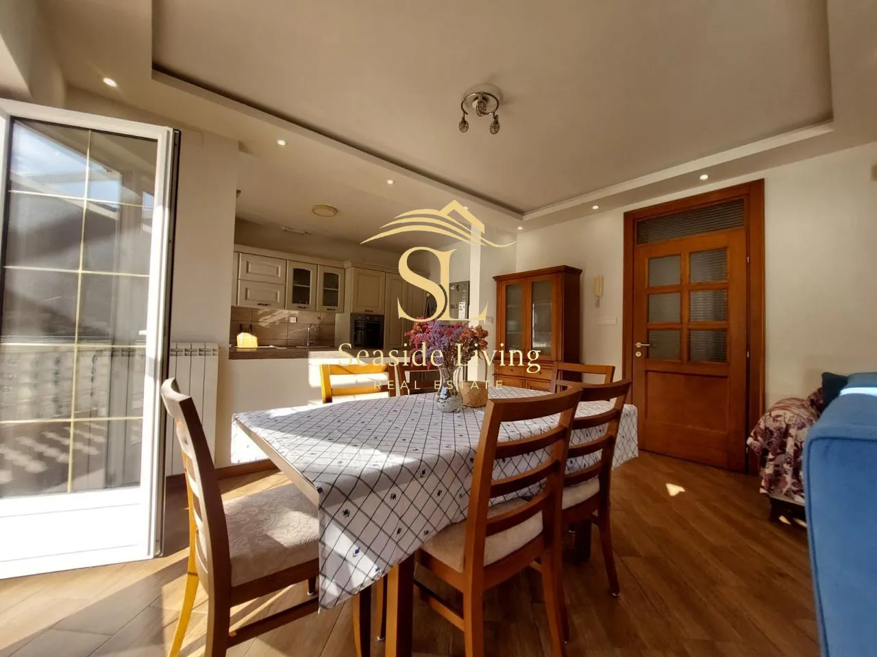 Rent, three bedroom apartment, 130m², Dobrota, Kotor
