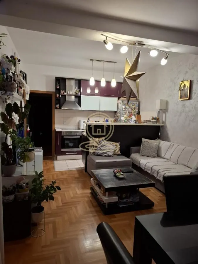 Prodaja, četvorosoban stan, 87m², Kotež 1, Pančevo