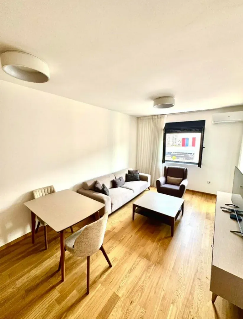 Izdavanje, jednosoban stan, 47m², Podgorica, Crna Gora