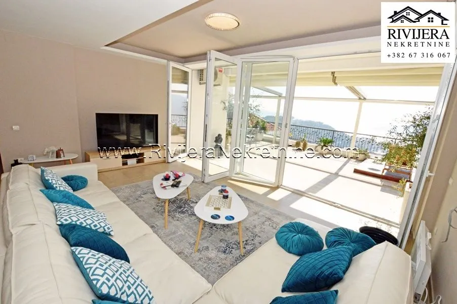 Prodaja, trosoban stan, 220m², Topla, Herceg Novi