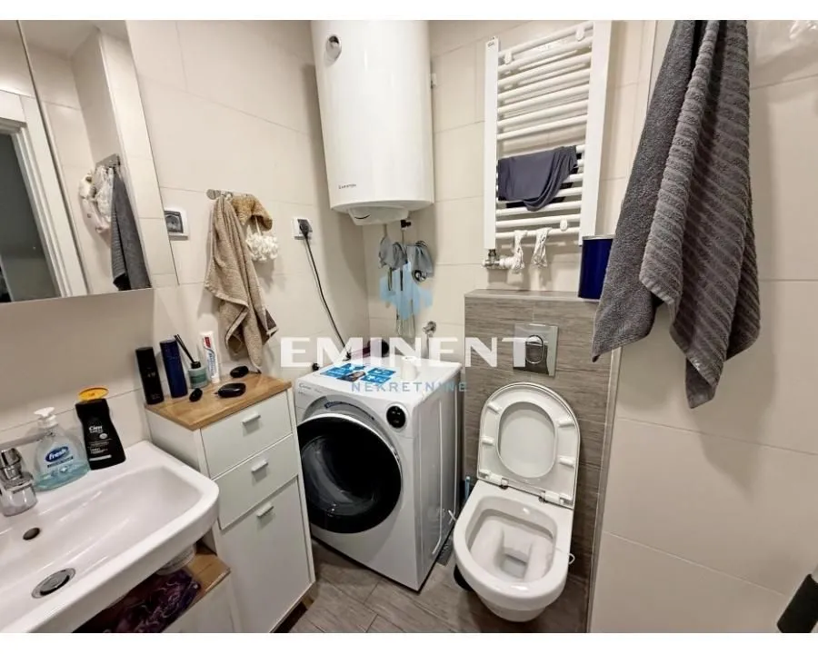 Izdavanje, dvosoban stan, 55m², Ada, Beograd