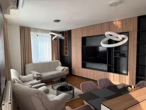 Prodaja, trosoban stan, 90m2, Savski Venac, Beograd Prodaja, trosoban stan, 90m2, Savski Venac, Beograd