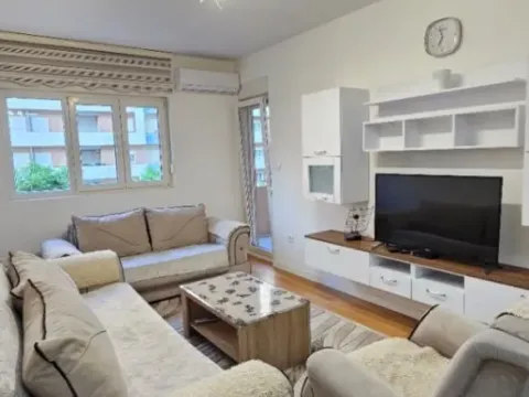 Rent, two bedroom apartment, 70m², Central Point, Podgorica - image 9