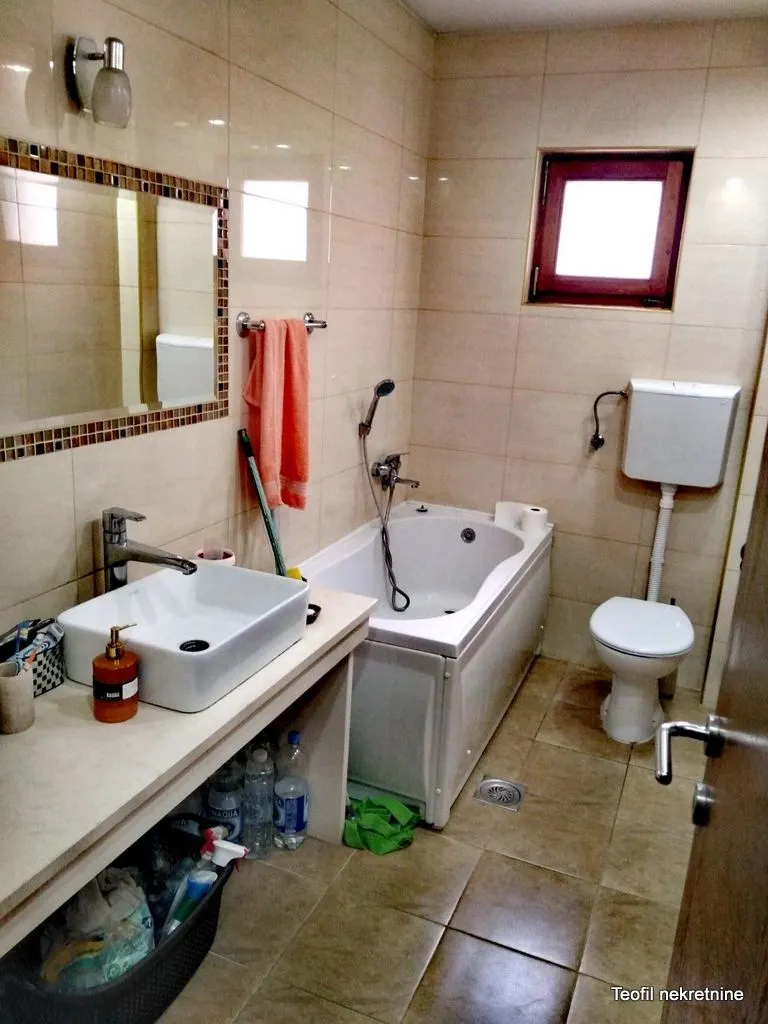Prodaja, kuća, 307m², Lazarevac, Beograd