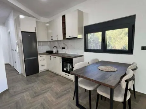 Izdavanje, dvosoban stan, 85m², Šušanj, Bar - image 5