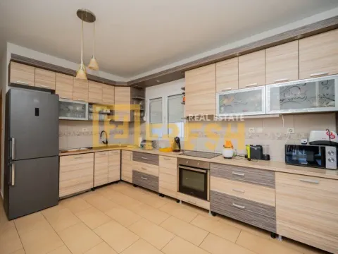 Prodaja, kuća, 250m², Ostalo, Podgorica - image 15