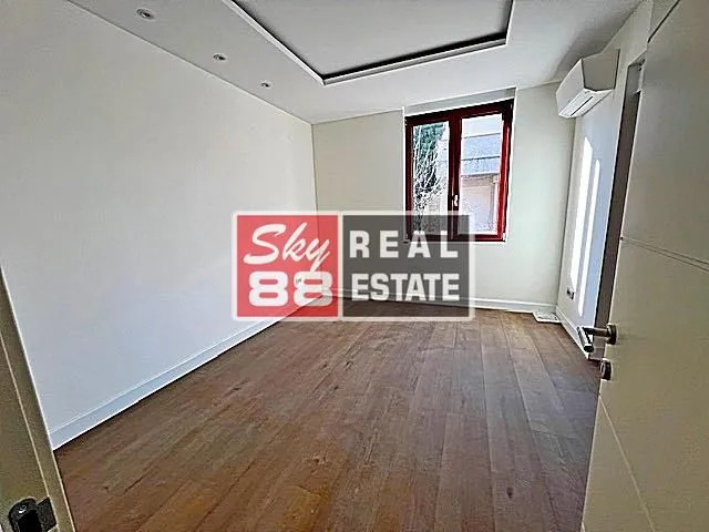 Rent, four bedroom apartment, 177m², Senjak, Beograd