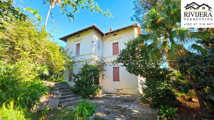 Prodaja, kuća, 250m², Savina, Herceg Novi