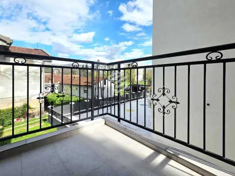 Rent, one bedroom apartment, 47m², City Kej, Podgorica - image 11