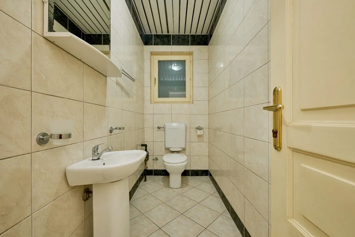 Sale, four bedroom apartment, 95m², Sveti Stefan, Budva