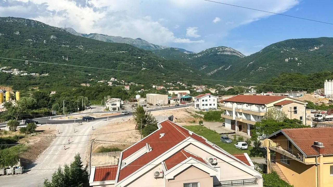 Rent, two bedroom apartment, 70m², Lastva Grbaljska, Kotor