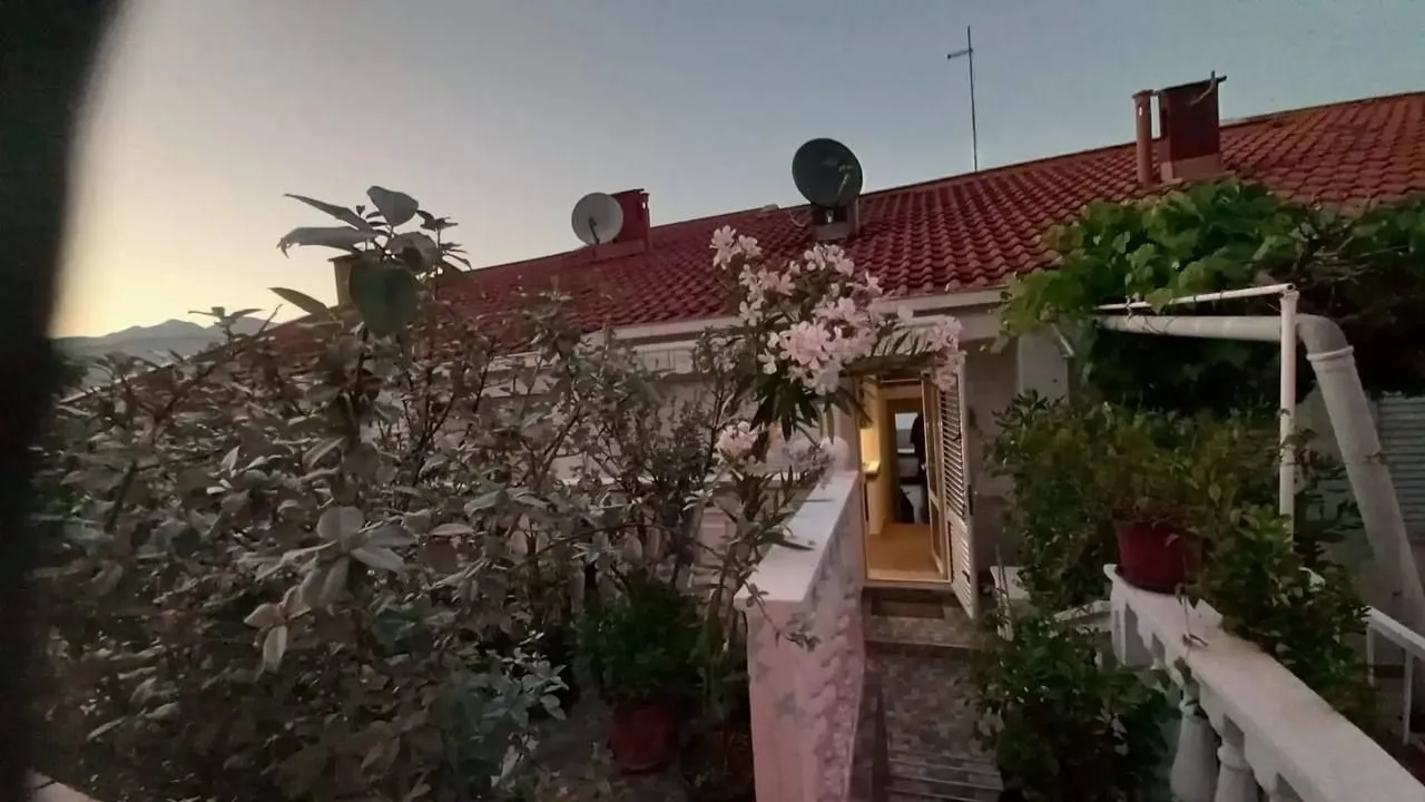 Sale, two bedroom apartment, 55m², Krašići, Tivat