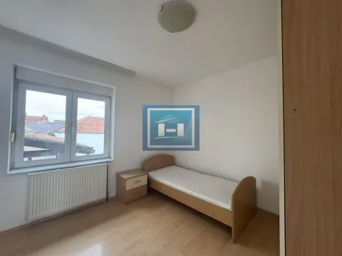 Izdavanje, dvosoban stan, 70m², Centar, Ćuprija - image 5