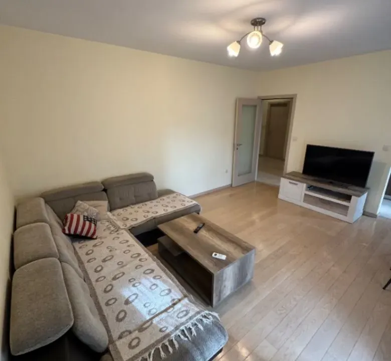 Izdavanje, dvosoban stan, 72m², City Kvart, Podgorica