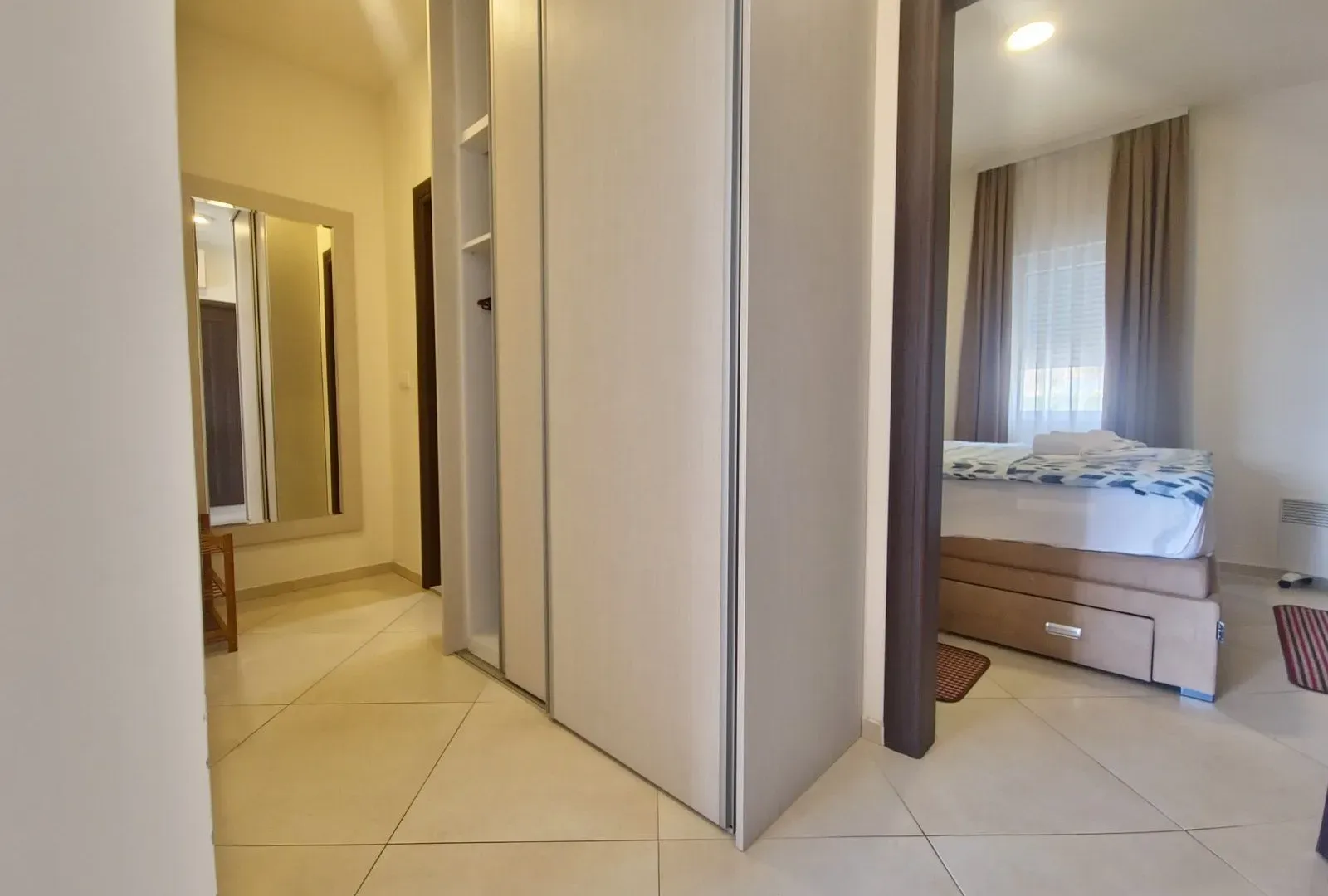 Rent, one bedroom apartment, 46m², Bečići, Budva