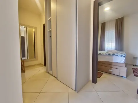 Rent, one bedroom apartment, 46m², Bečići, Budva - image 6