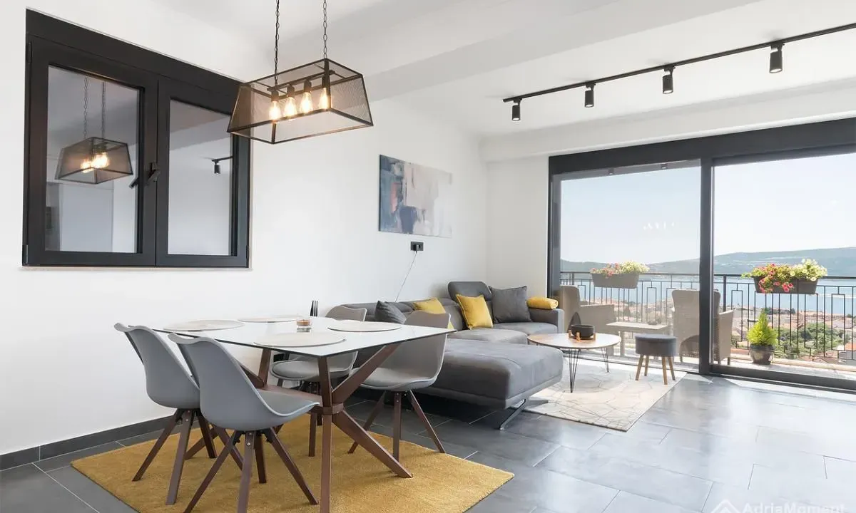 Prodaja, jednosoban stan, 60m², Centar, Tivat