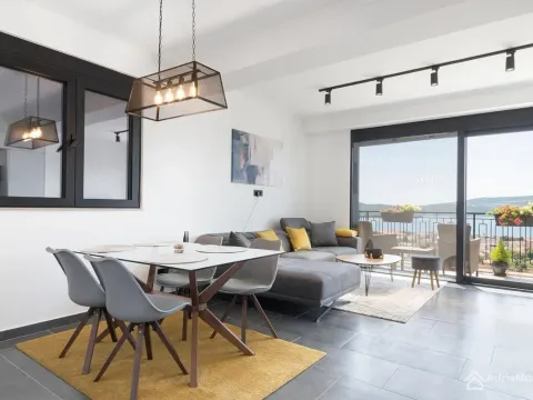 Prodaja, jednosoban stan, 60m², Centar, Tivat