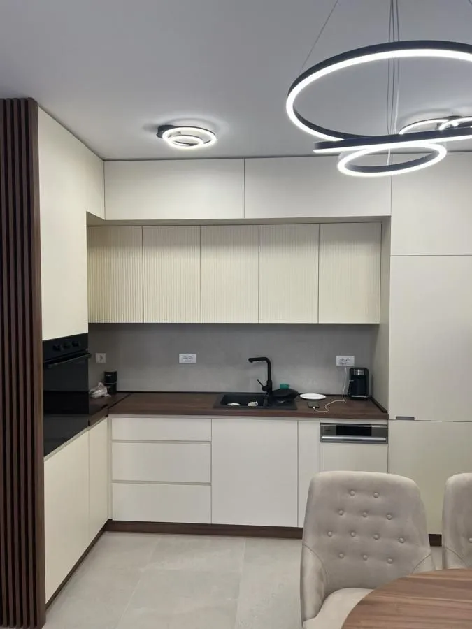 Izdavanje, jednosoban stan, 56m², Niš, Srbija