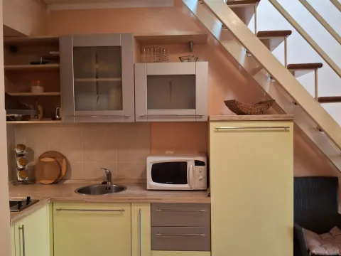 Sale, one bedroom apartment, 52m², Bečići, Budva - image 2