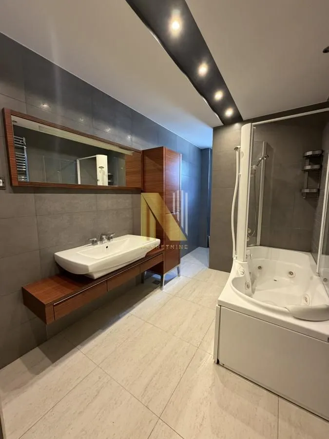 Rent, apartment, 174m², Grbavica, Novi Sad Sve Podlokacije