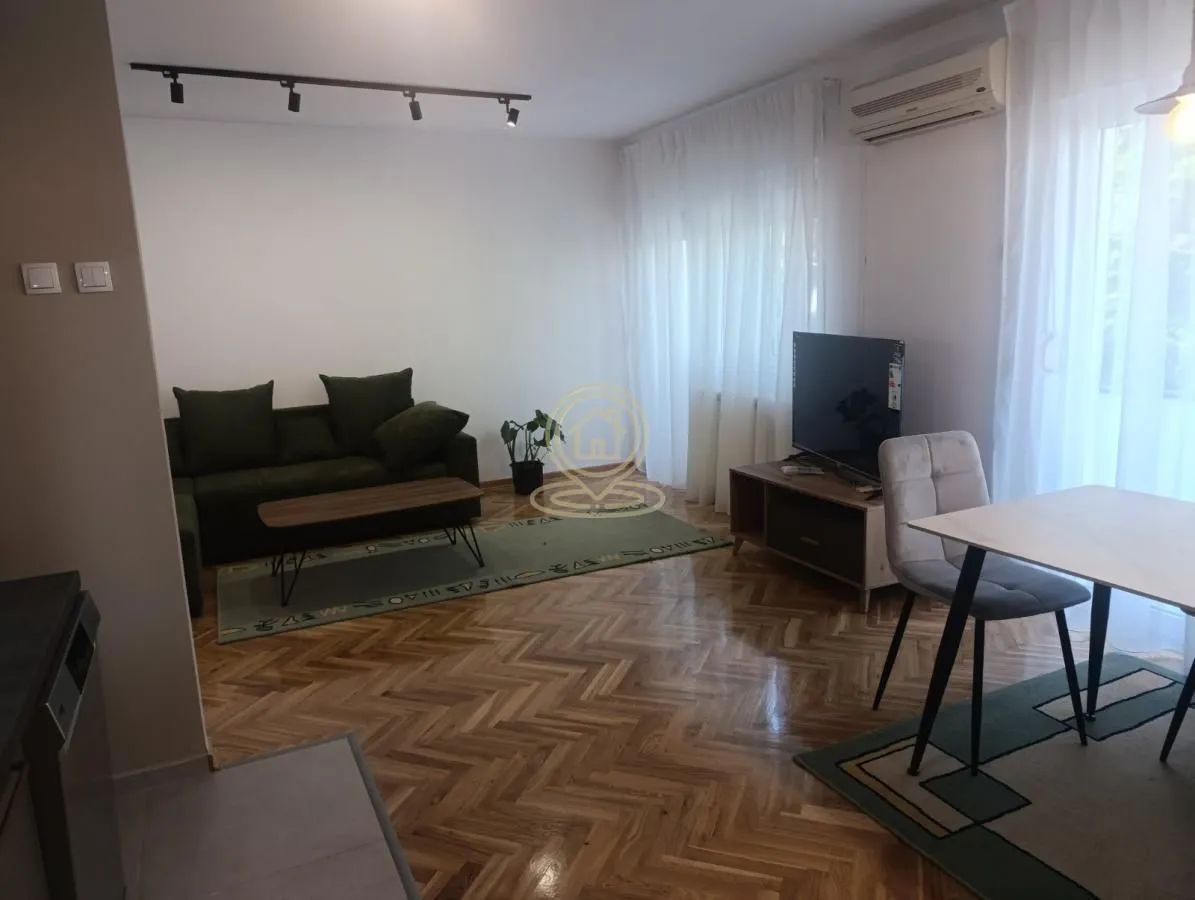 Rent, three bedroom apartment, 78m², Severni Bulevar, Zvezdara Sve Podlokacije