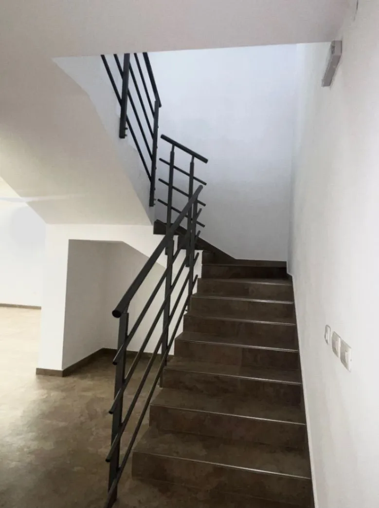Rent, office space, 251m², Tološka šuma, Podgorica